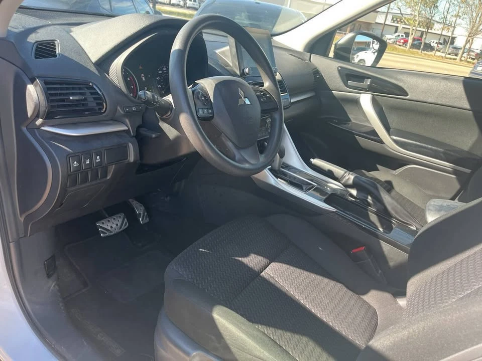 2022 Mitsubishi Eclipse Cross - Image 7 of 19