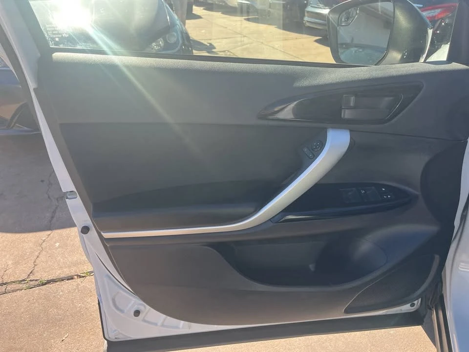 2022 Mitsubishi Eclipse Cross - Image 6 of 19