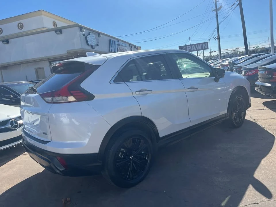 2022 Mitsubishi Eclipse Cross - Image 4 of 19