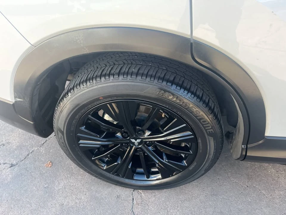 2022 Mitsubishi Eclipse Cross - Image 18 of 19