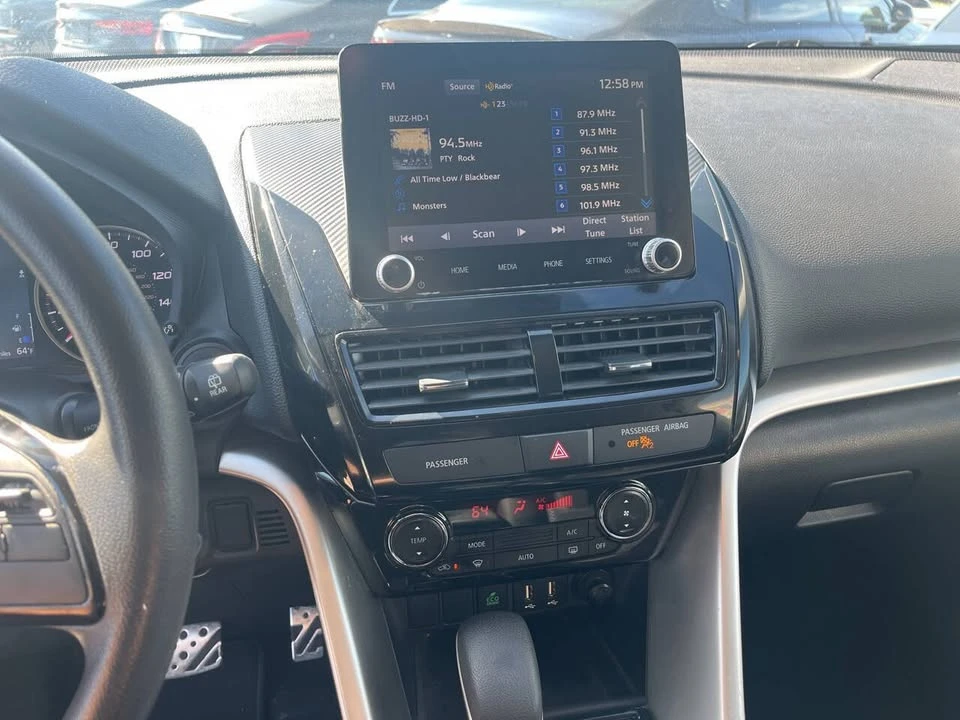 2022 Mitsubishi Eclipse Cross - Image 10 of 19