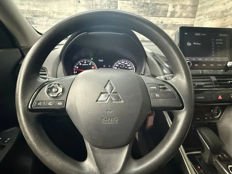 2022 Mitsubishi Eclipse Cross - Image 8 of 16