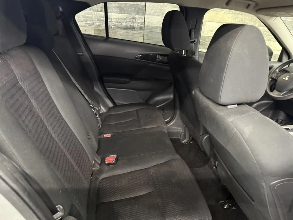 2022 Mitsubishi Eclipse Cross - Image 15 of 16