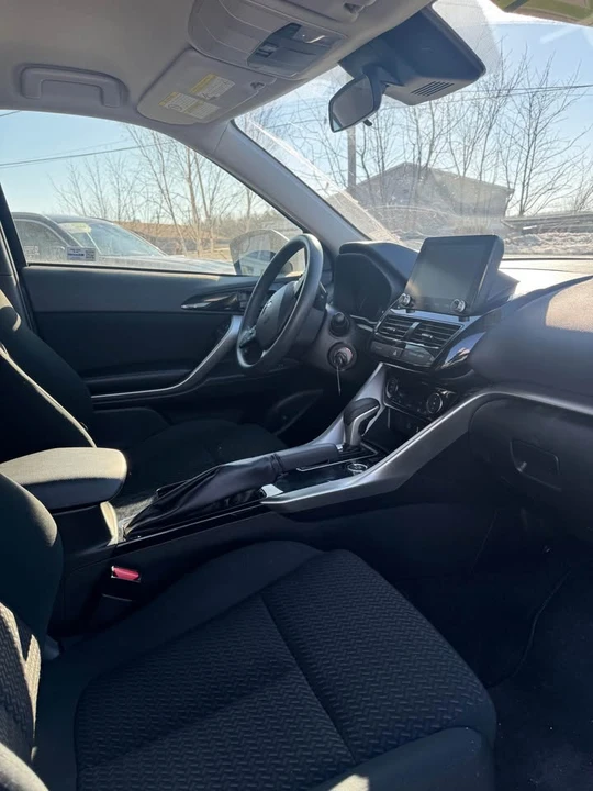 2022 Mitsubishi Eclipse Cross - Image 4 of 7