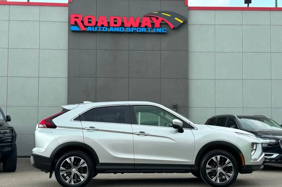 2022 Mitsubishi Eclipse Cross - Image 3 of 14