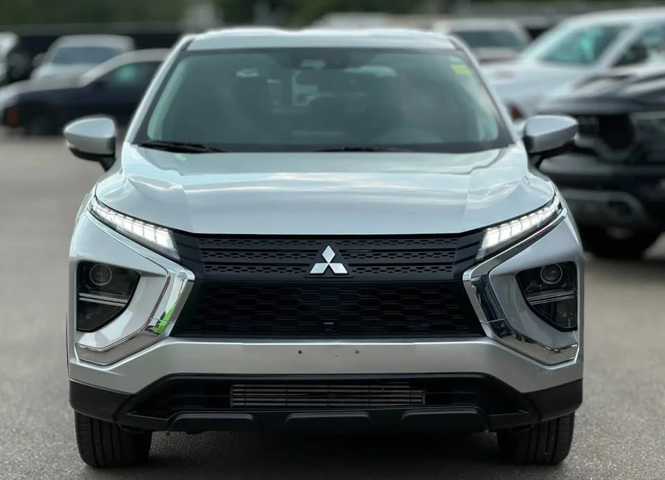 2022 Mitsubishi Eclipse Cross - Image 2 of 14