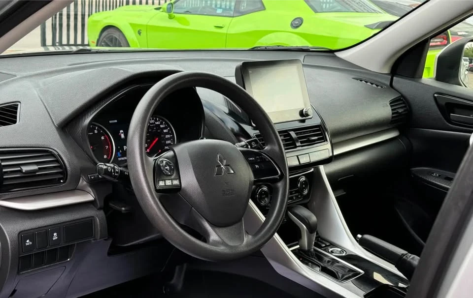 2022 Mitsubishi Eclipse Cross - Image 8 of 14