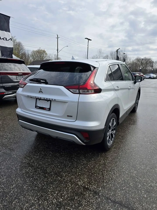 2022 Mitsubishi Eclipse Cross - Image 4 of 7