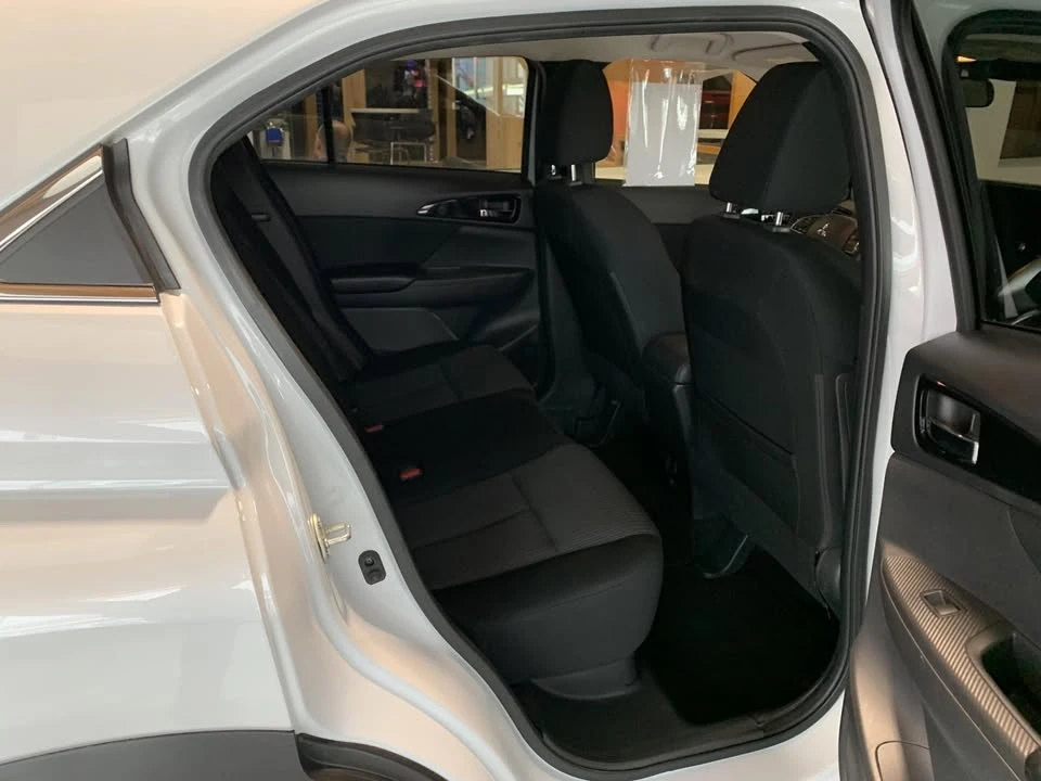 2022 Mitsubishi Eclipse Cross - Image 7 of 20