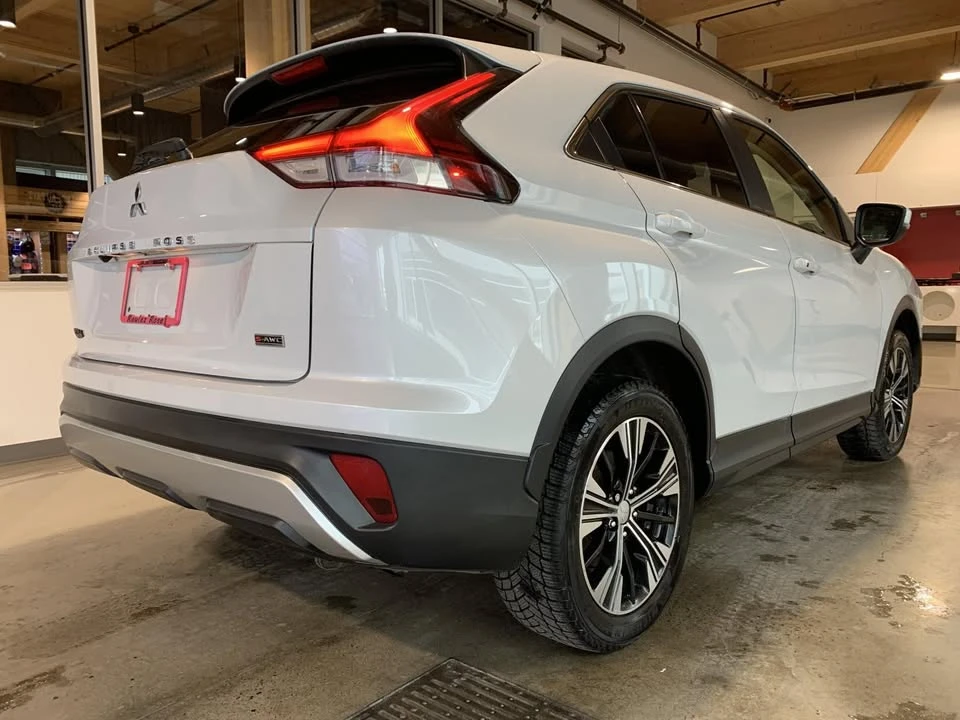 2022 Mitsubishi Eclipse Cross - Image 3 of 20