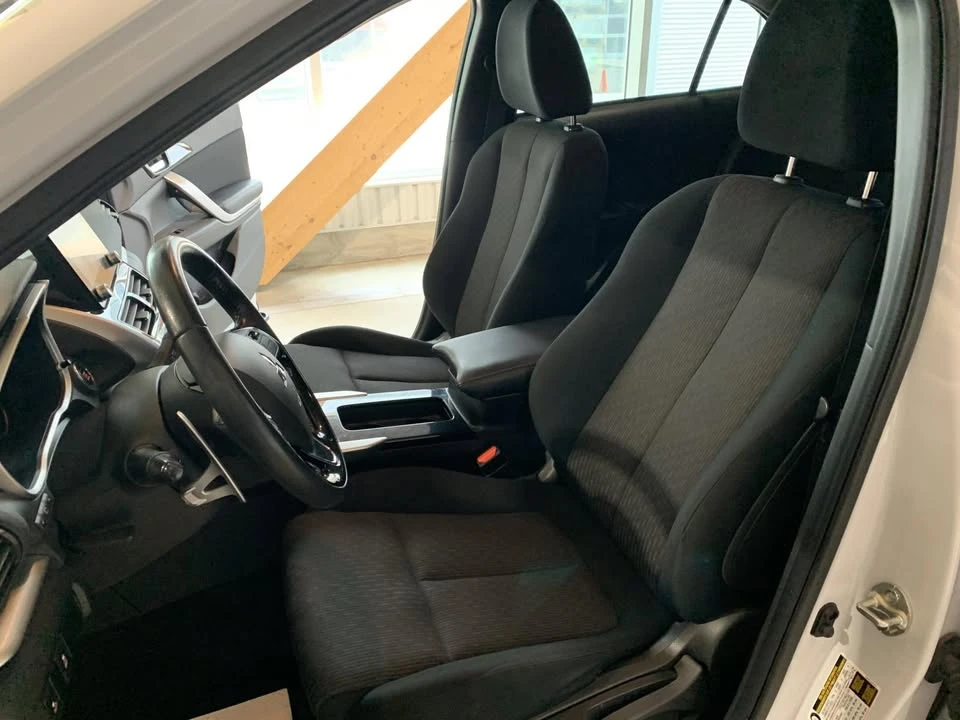 2022 Mitsubishi Eclipse Cross - Image 14 of 20