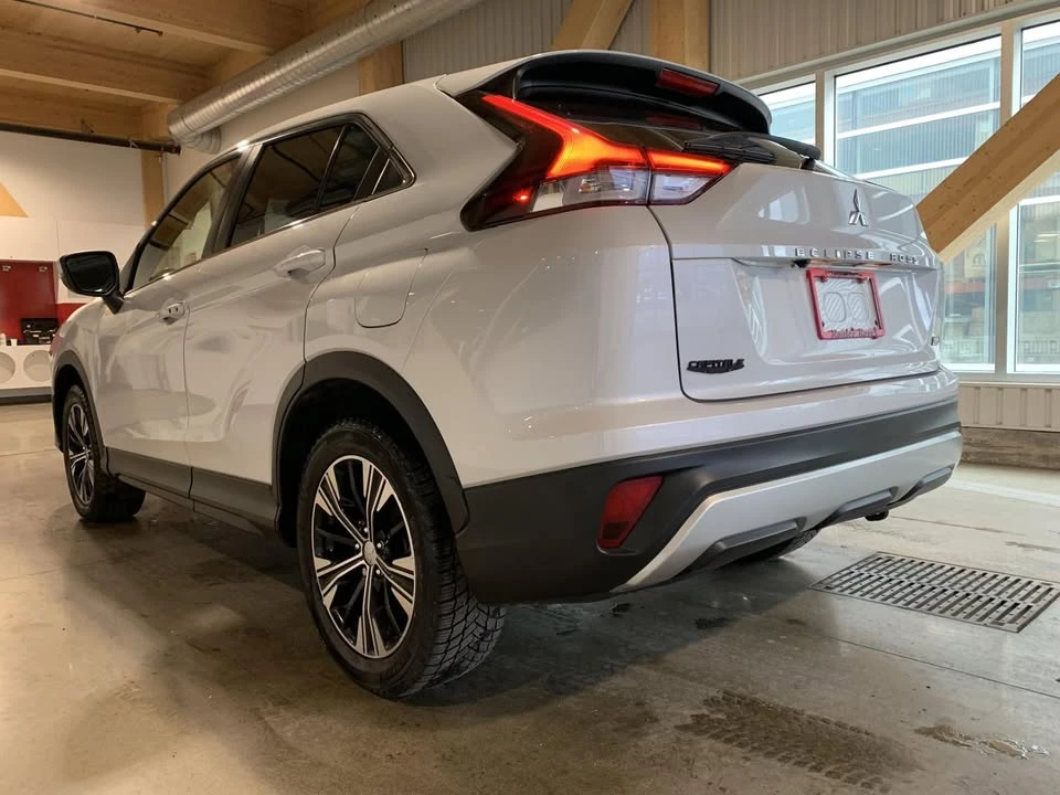2022 Mitsubishi Eclipse Cross - Image 2 of 20