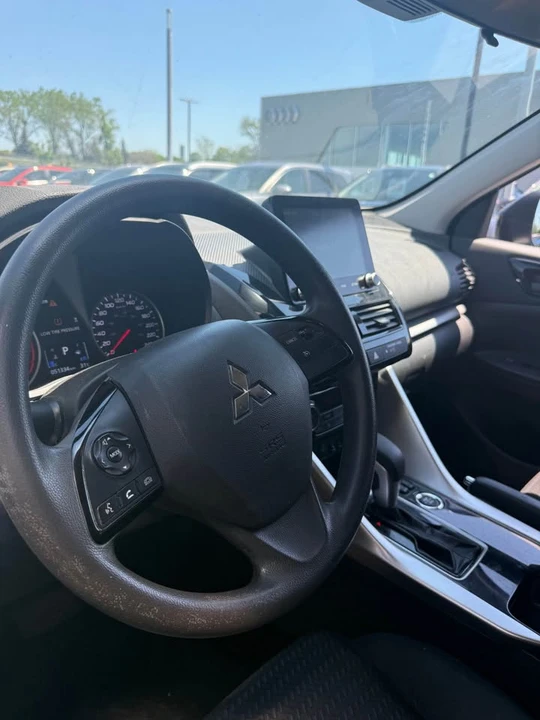 2022 Mitsubishi Eclipse Cross - Image 4 of 8