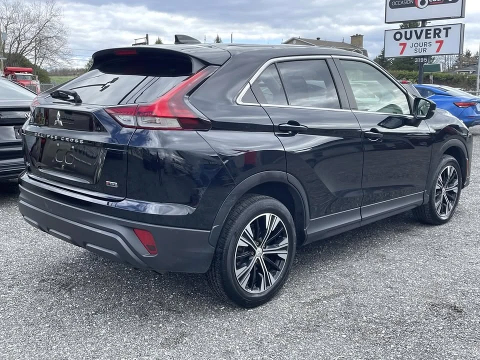 2022 Mitsubishi Eclipse Cross - Image 4 of 10