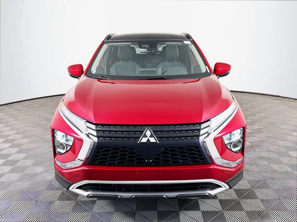 2022 Mitsubishi Eclipse Cross - Image 2 of 12