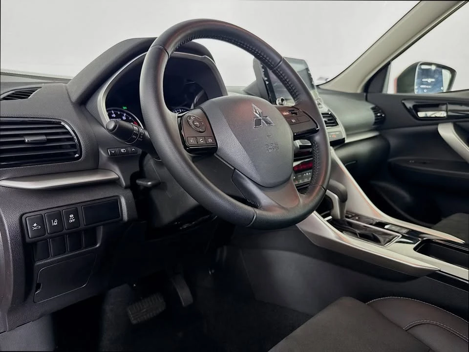 2022 Mitsubishi Eclipse Cross - Image 16 of 19
