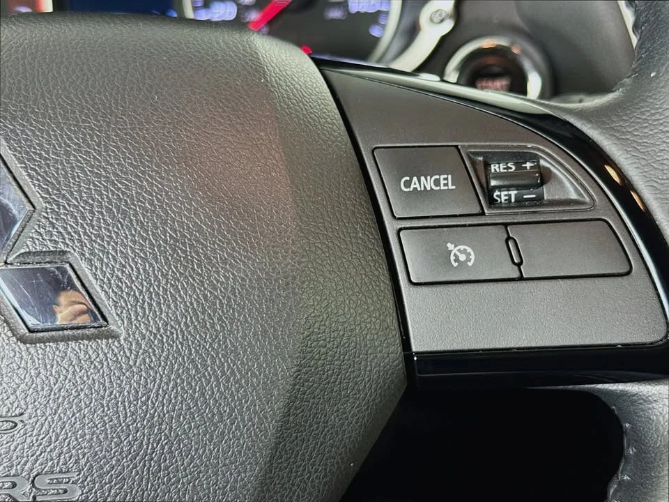 2022 Mitsubishi Eclipse Cross - Image 8 of 19