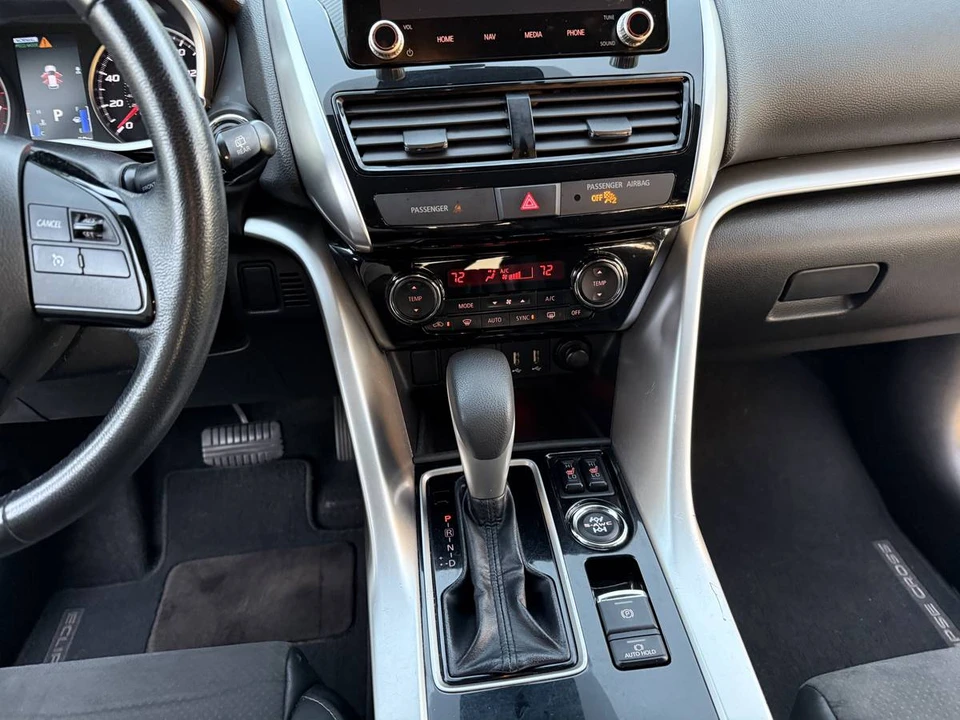 2022 Mitsubishi Eclipse Cross - Image 17 of 24