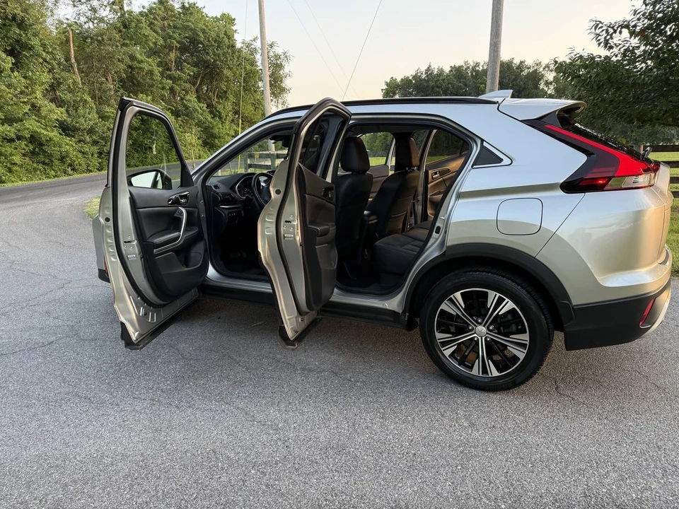 2022 Mitsubishi Eclipse Cross - Image 13 of 24