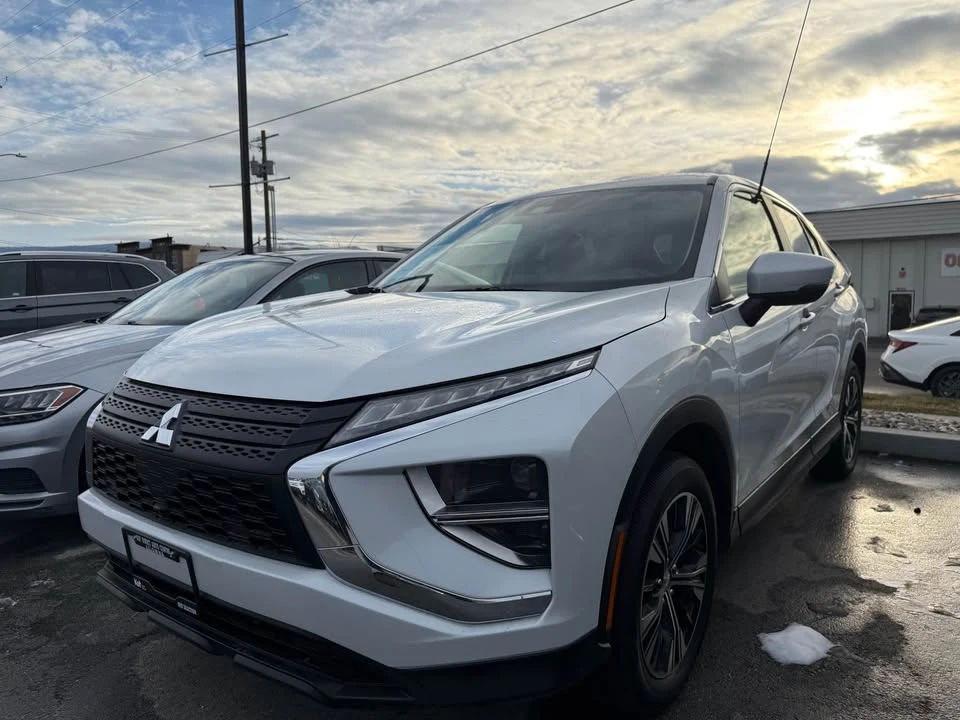 2022 Mitsubishi Eclipse Cross - Image 4 of 9
