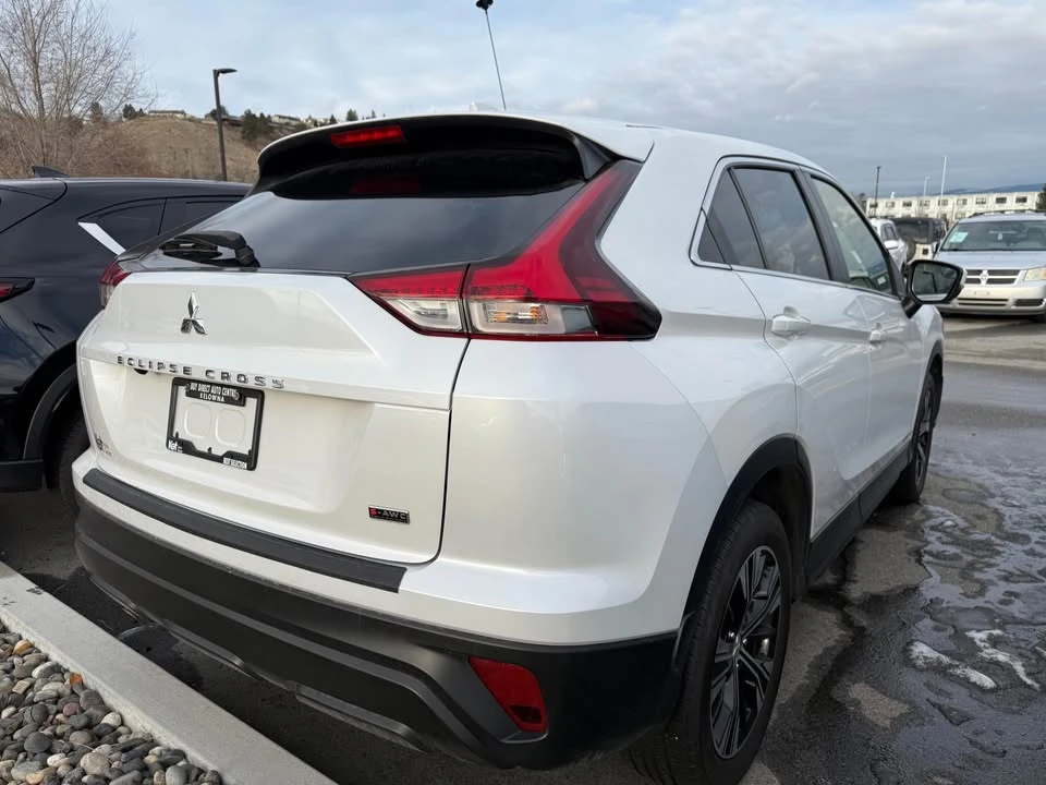 2022 Mitsubishi Eclipse Cross - Image 8 of 9