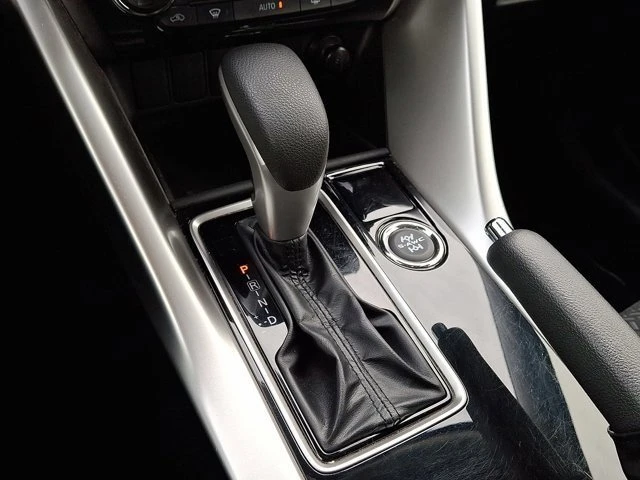 2022 Mitsubishi Eclipse Cross - Image 16 of 20
