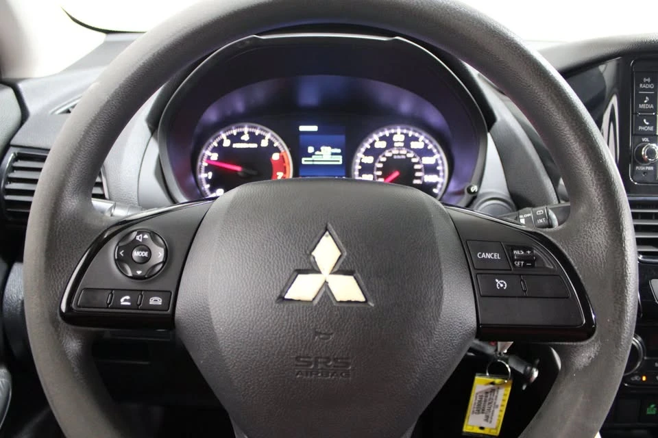 2022 Mitsubishi Eclipse Cross - Image 7 of 20