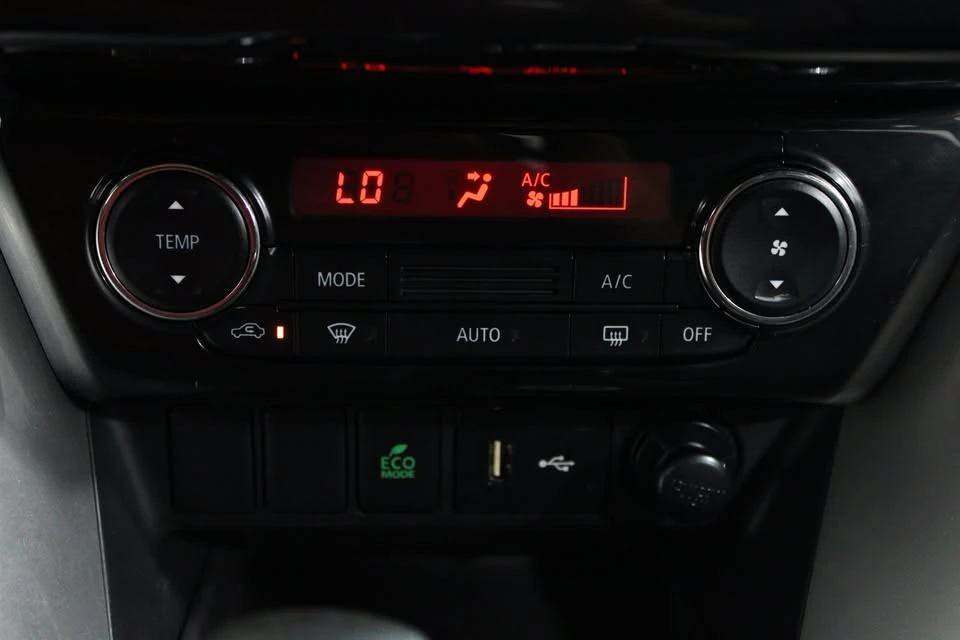 2022 Mitsubishi Eclipse Cross - Image 15 of 20