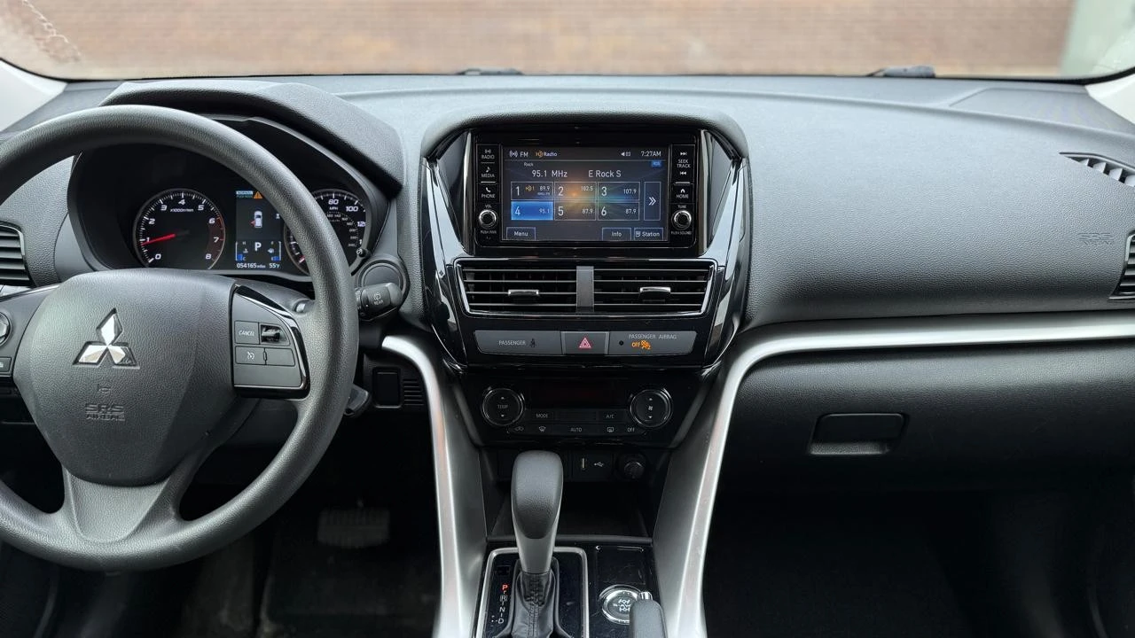 2022 Mitsubishi Eclipse Cross - Image 16 of 21