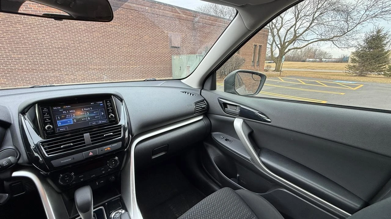 2022 Mitsubishi Eclipse Cross - Image 18 of 21