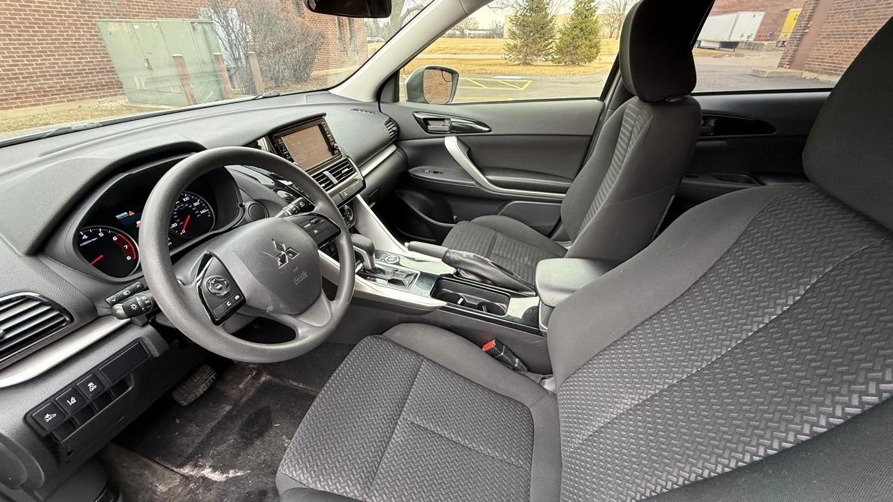 2022 Mitsubishi Eclipse Cross - Image 9 of 21