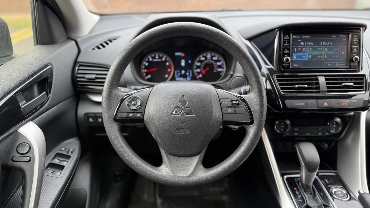 2022 Mitsubishi Eclipse Cross - Image 13 of 21