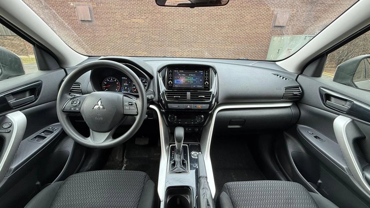 2022 Mitsubishi Eclipse Cross - Image 15 of 21