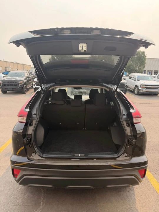 2022 Mitsubishi Eclipse Cross - Image 5 of 18