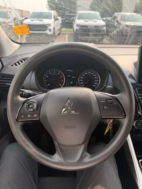2022 Mitsubishi Eclipse Cross - Image 10 of 18