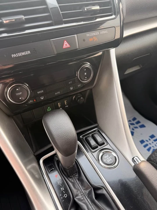 2022 Mitsubishi Eclipse Cross - Image 13 of 18