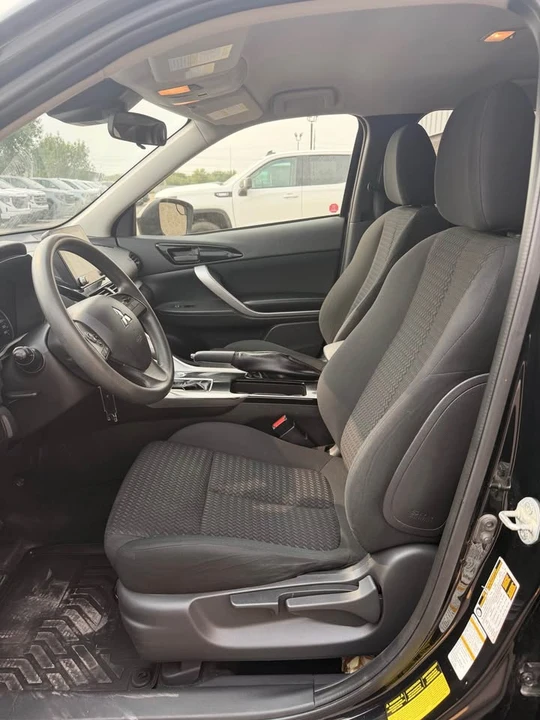 2022 Mitsubishi Eclipse Cross - Image 9 of 18