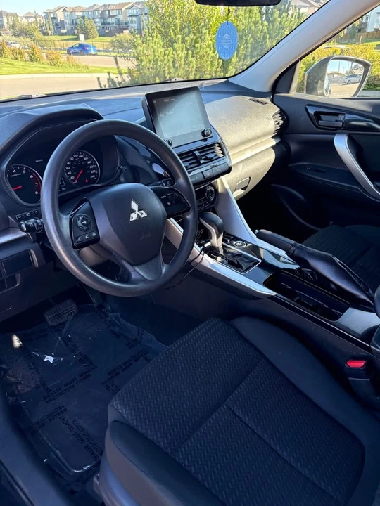 2022 Mitsubishi Eclipse Cross - Image 5 of 19