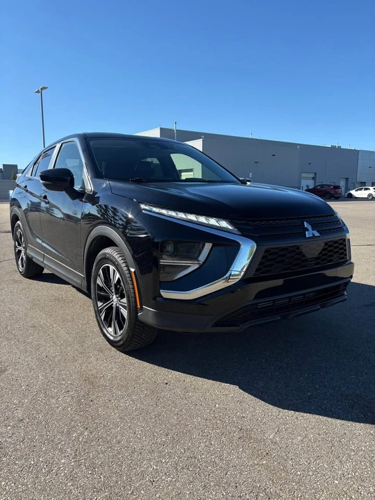 2022 Mitsubishi Eclipse Cross - Image 2 of 19