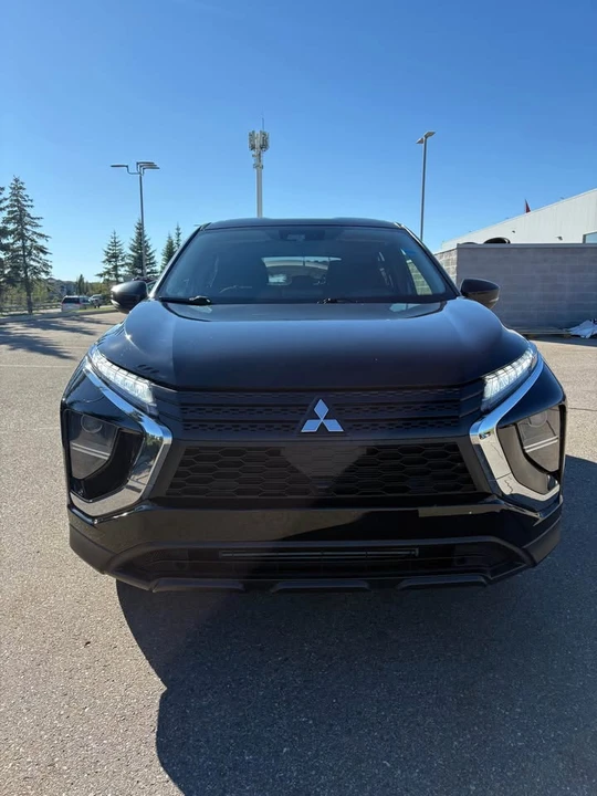 2022 Mitsubishi Eclipse Cross - Image 3 of 19