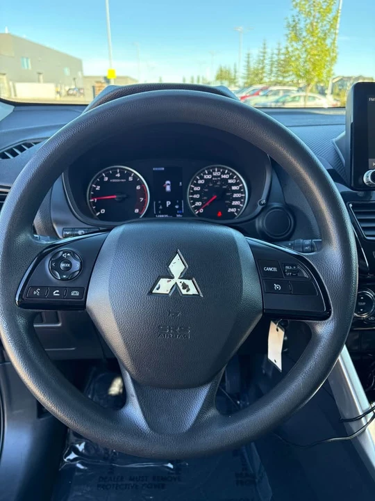 2022 Mitsubishi Eclipse Cross - Image 12 of 19