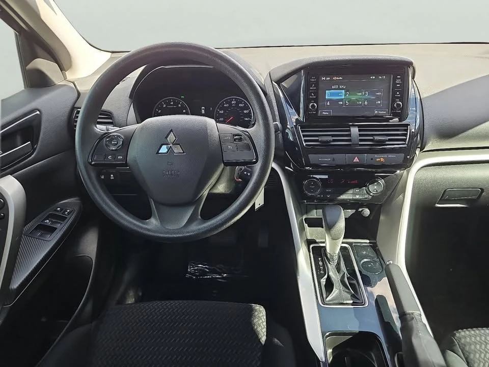 2022 Mitsubishi Eclipse Cross - Image 9 of 20