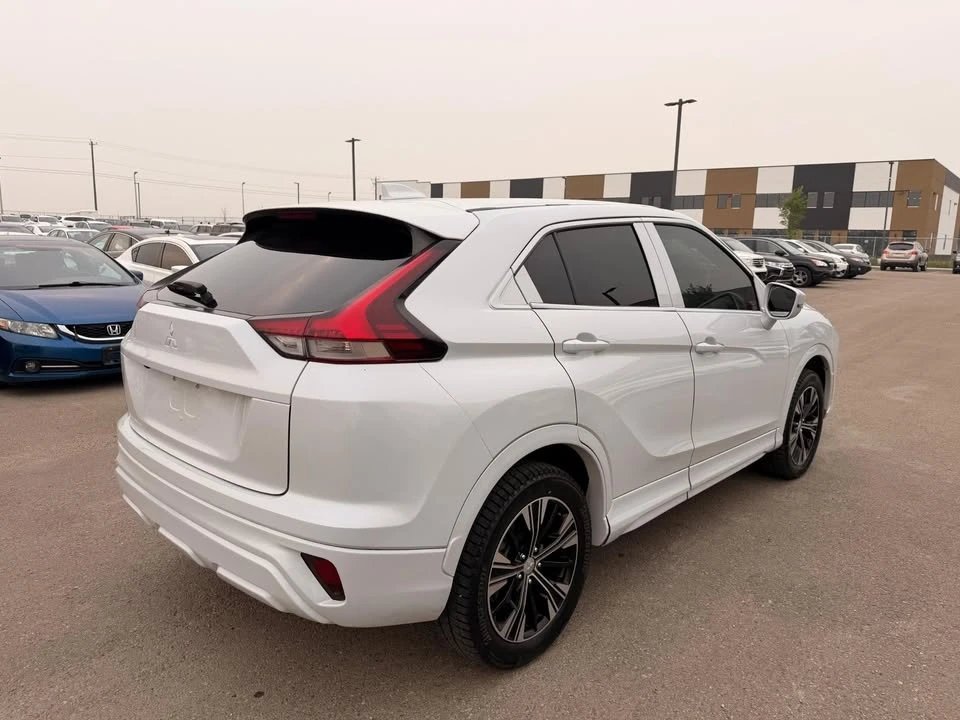 2022 Mitsubishi Eclipse Cross - Image 4 of 14
