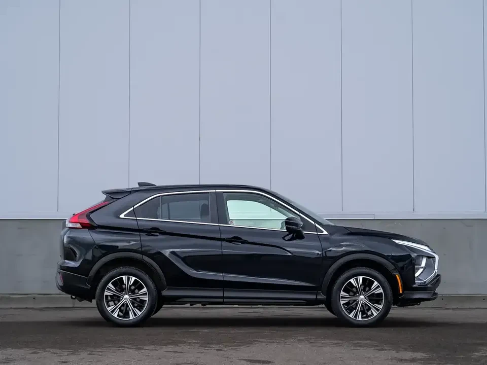 2022 Mitsubishi Eclipse Cross - Image 2 of 20