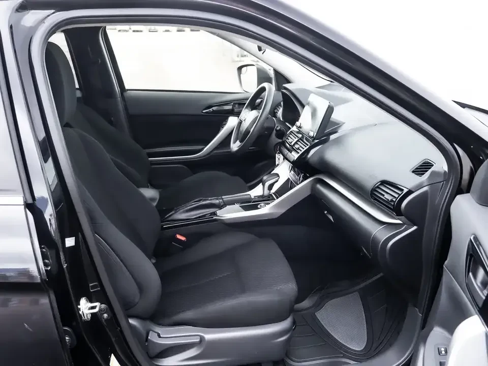 2022 Mitsubishi Eclipse Cross - Image 10 of 20