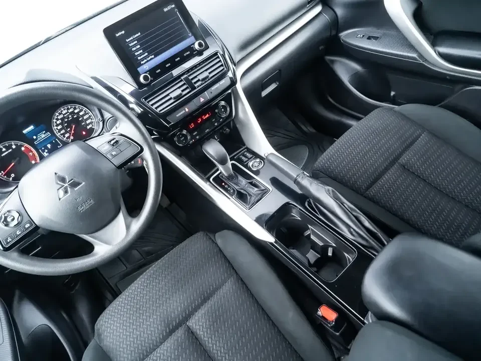 2022 Mitsubishi Eclipse Cross - Image 4 of 20