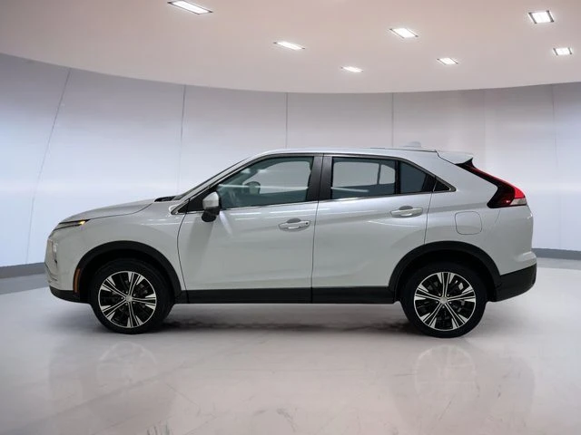 2022 Mitsubishi Eclipse Cross - Image 2 of 20