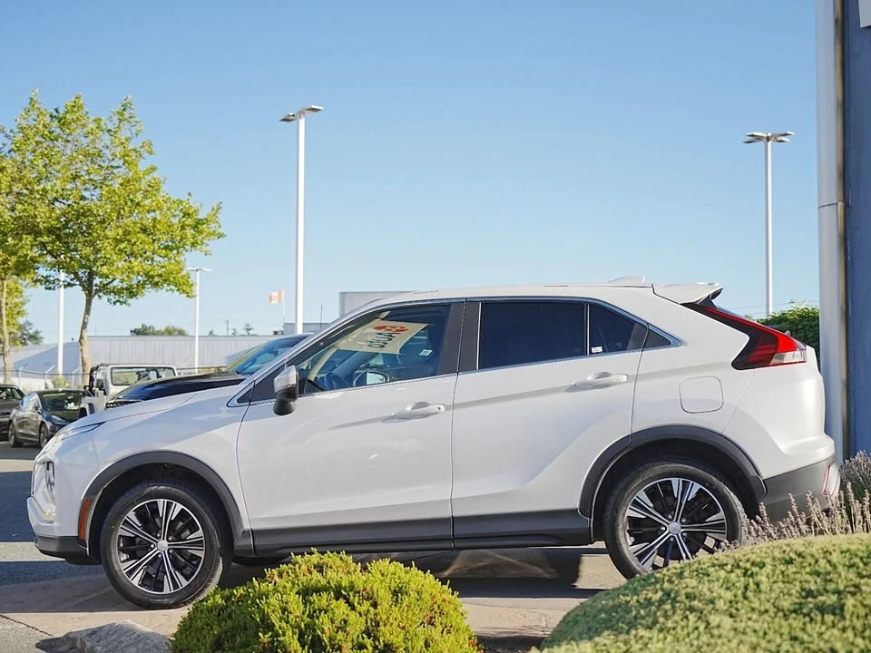 2022 Mitsubishi Eclipse Cross - Image 9 of 20
