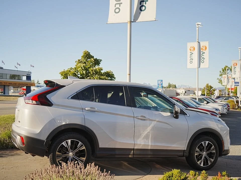 2022 Mitsubishi Eclipse Cross - Image 5 of 20