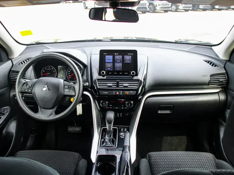 2022 Mitsubishi Eclipse Cross - Image 8 of 14